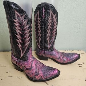 Johnny Ringo Pink and Black Heeled Boots